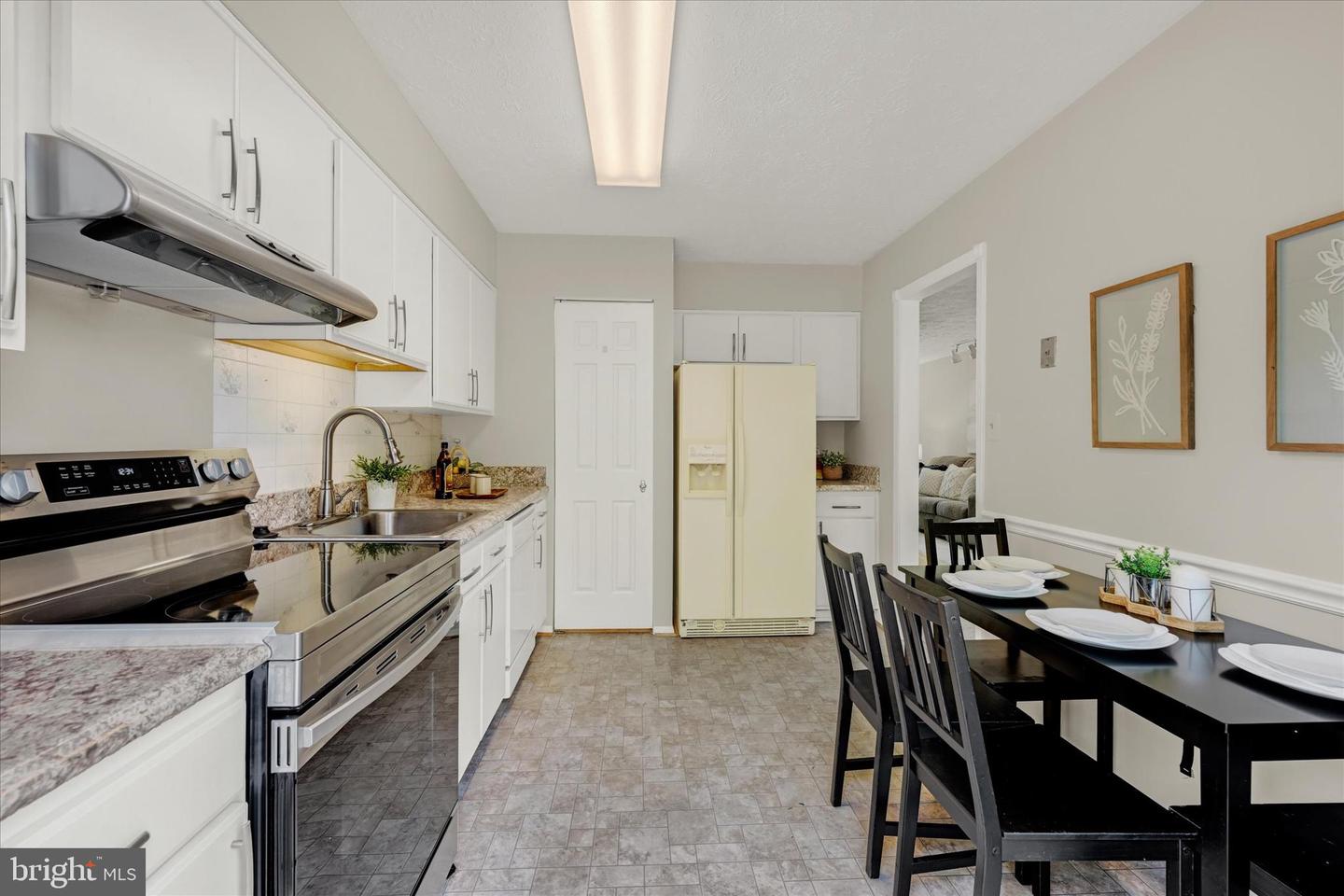 38 Stoneway Pl