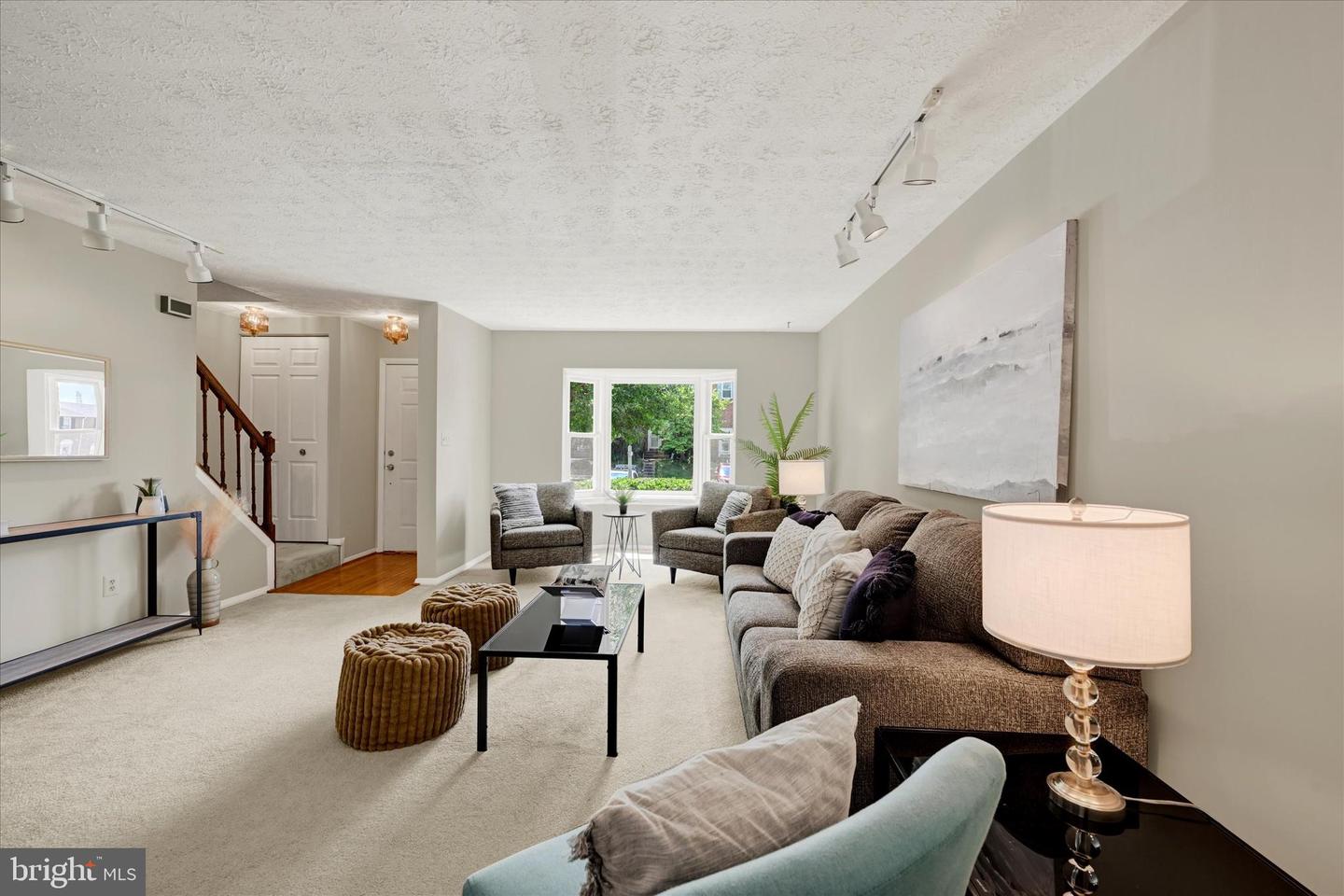 38 Stoneway Pl