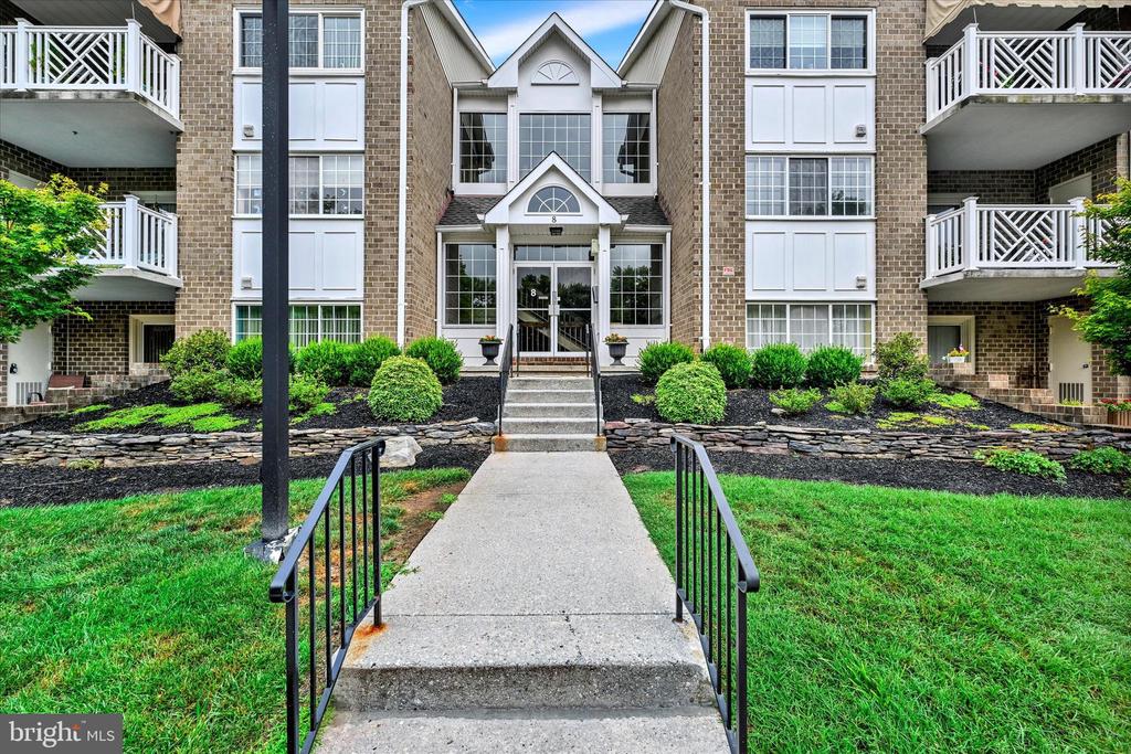 8 Bandon Ct #101
