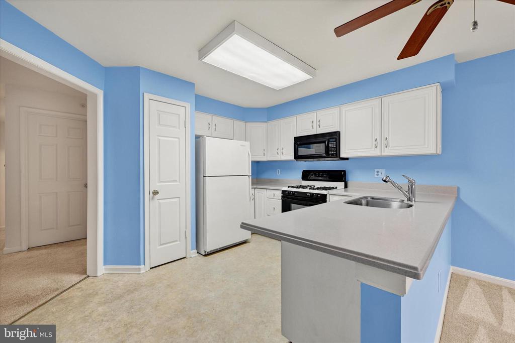 8 Bandon Ct #101