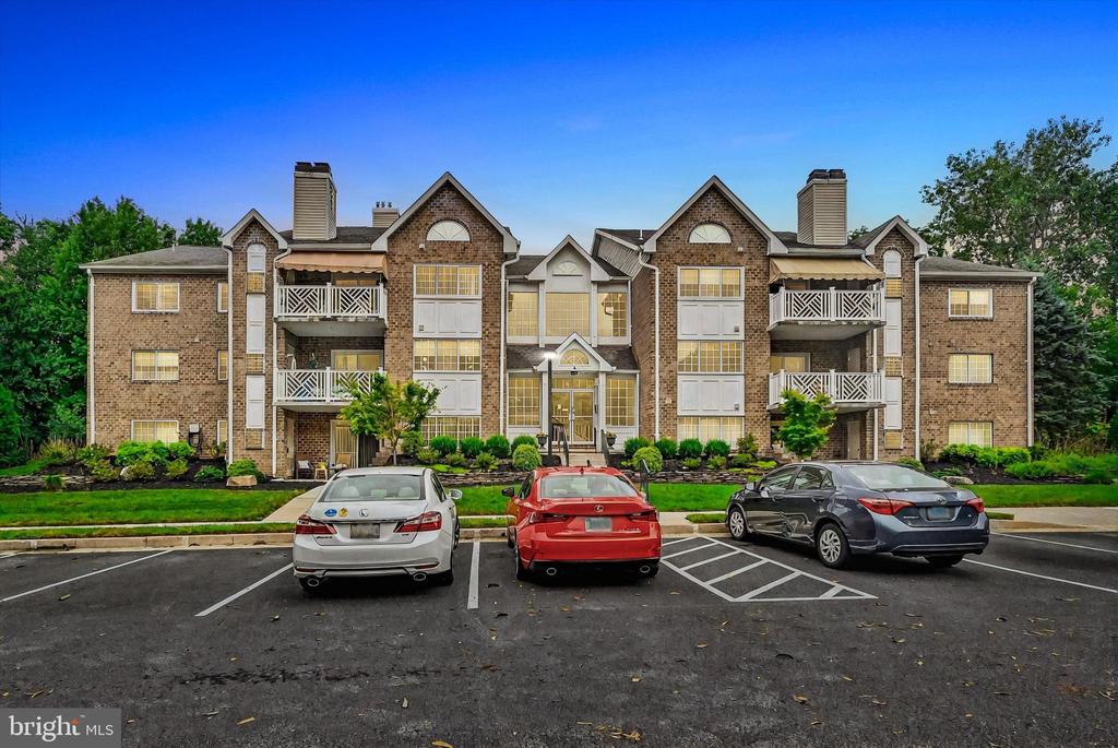 8 Bandon Ct #101