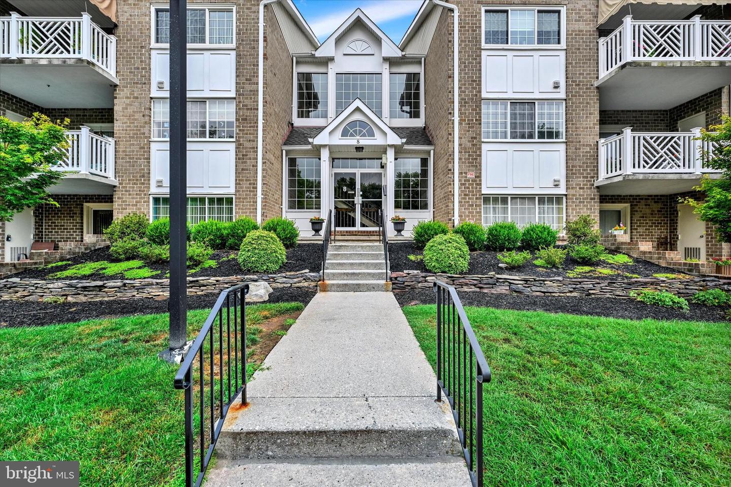 8 Bandon Ct #101