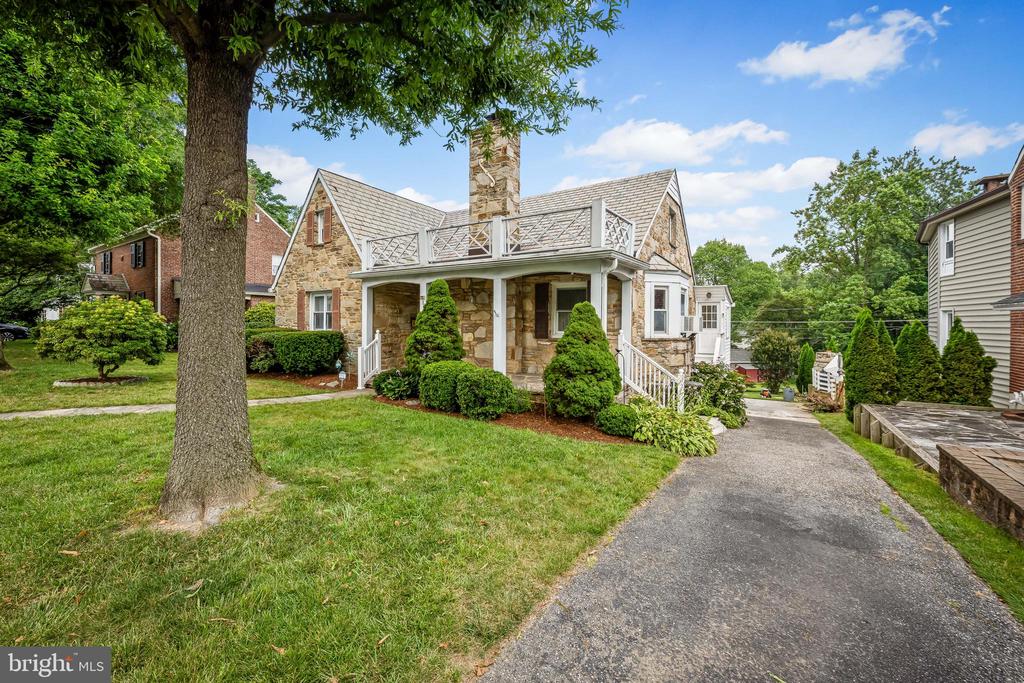 816 Ridgeleigh Rd