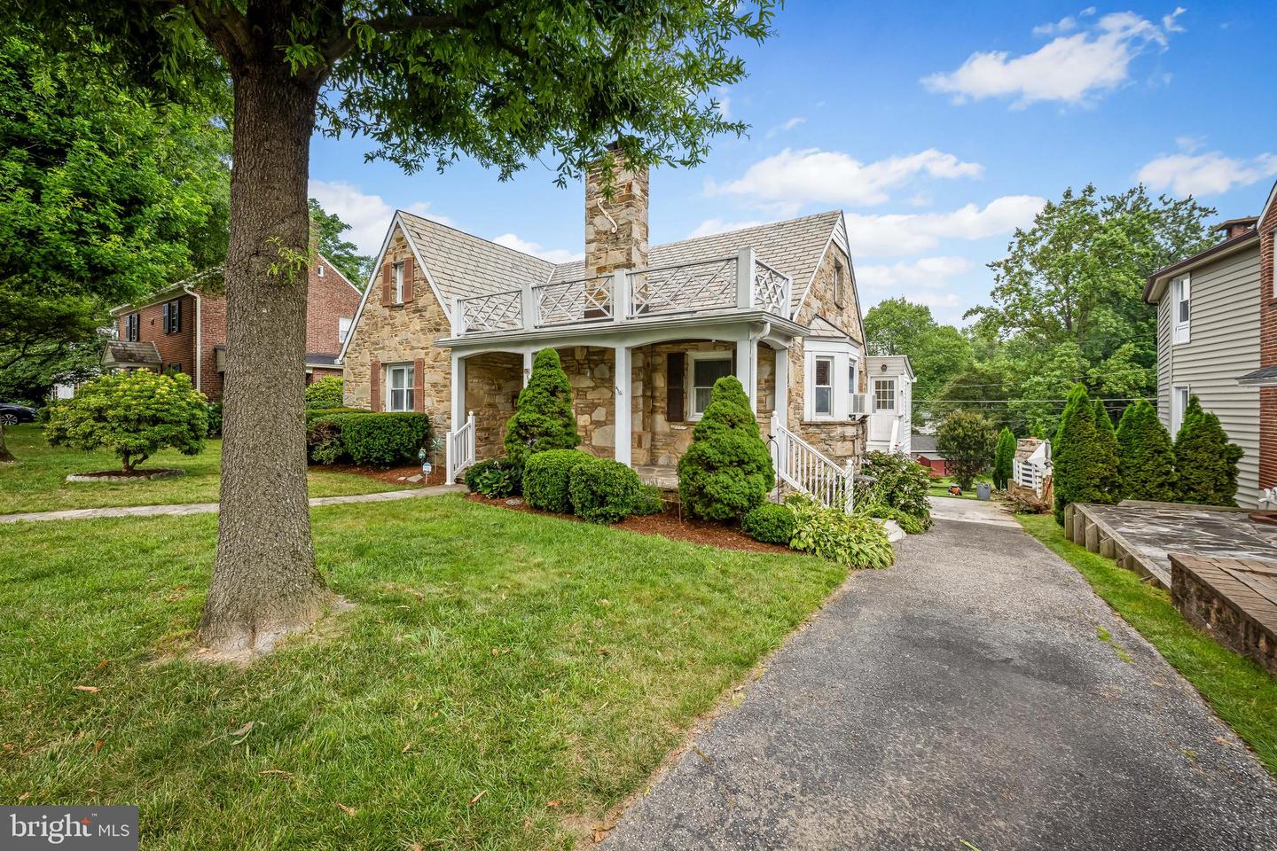 816 Ridgeleigh Rd