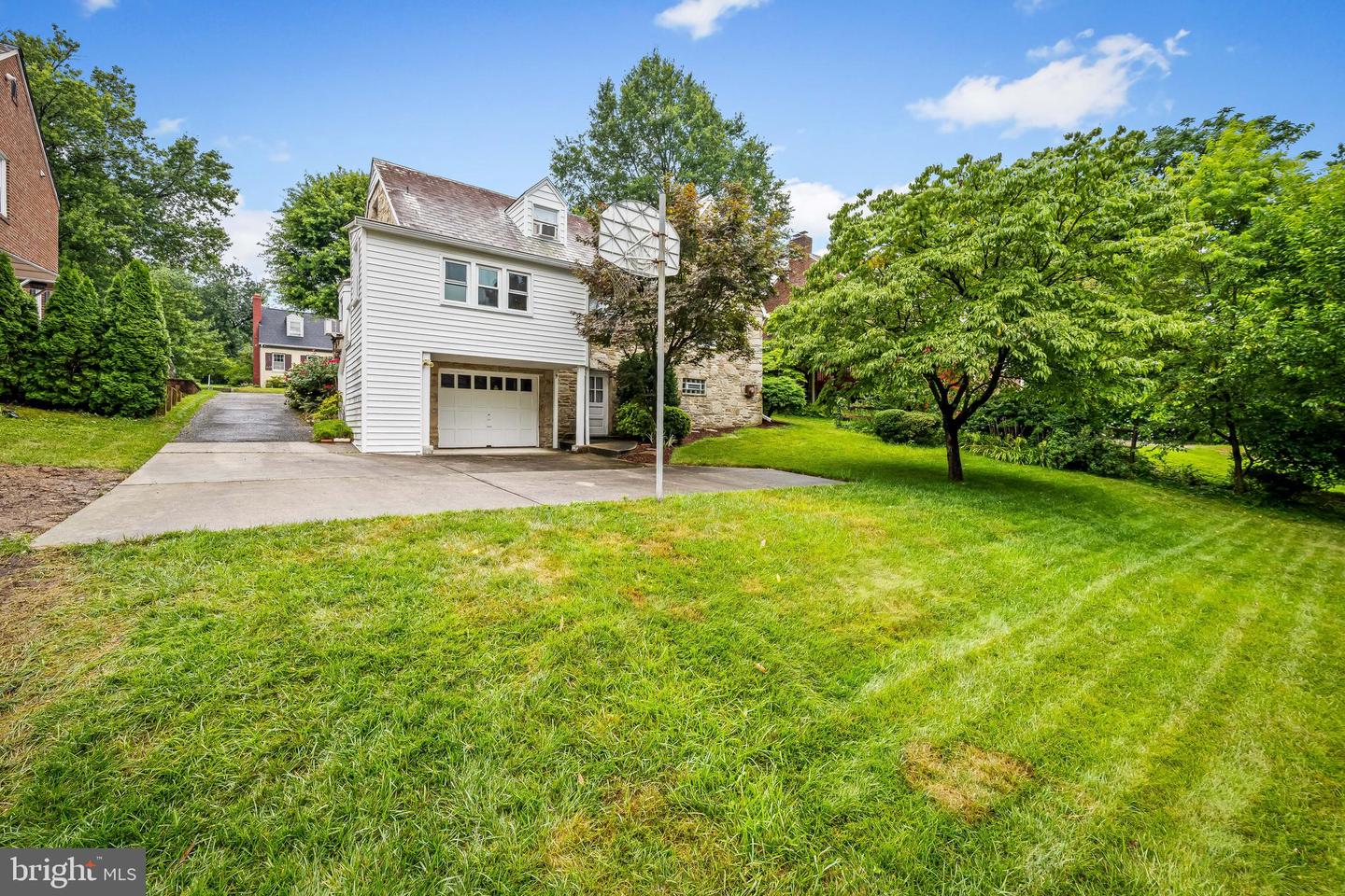 816 Ridgeleigh Rd