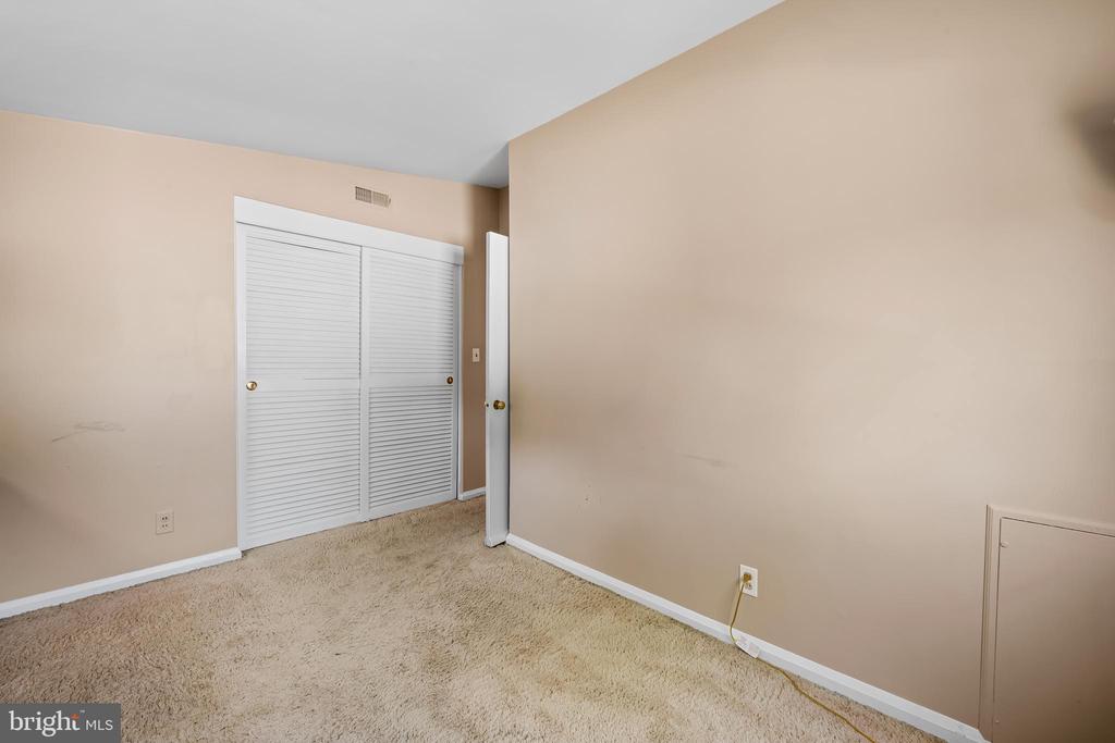 6711 Laurelwood Ave