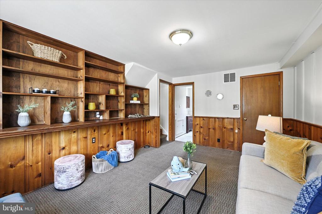 3037 3rd Ave