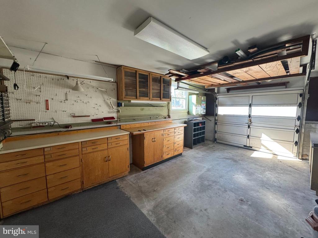 3037 3rd Ave