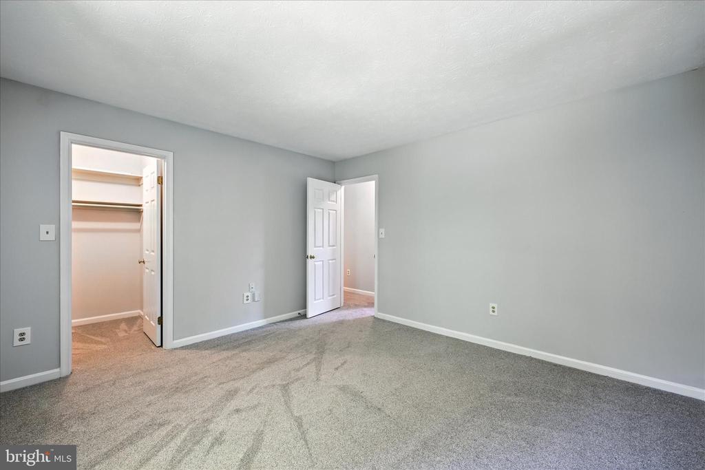 4 Linwen Way