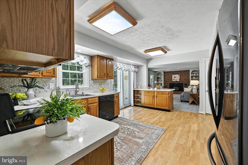 4 Linwen Way