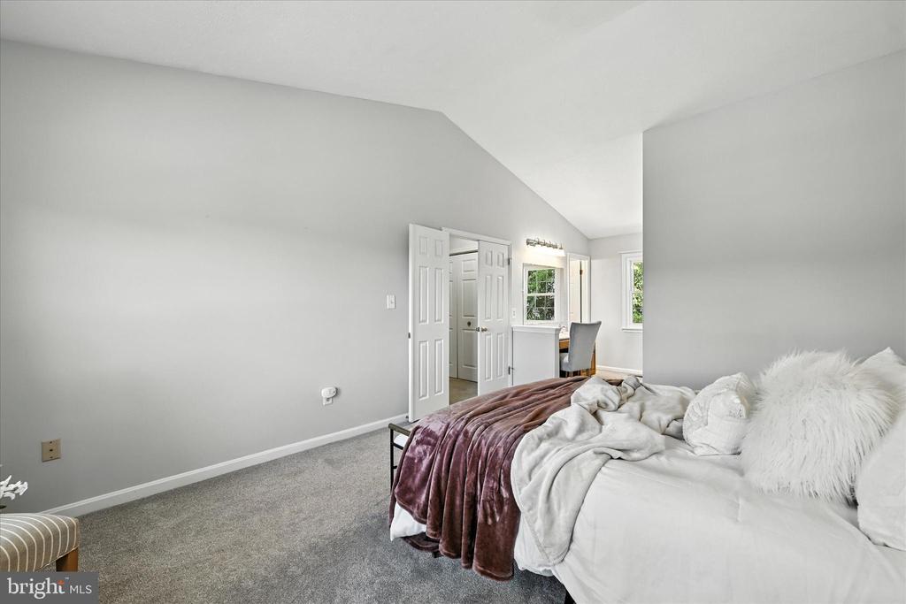 4 Linwen Way