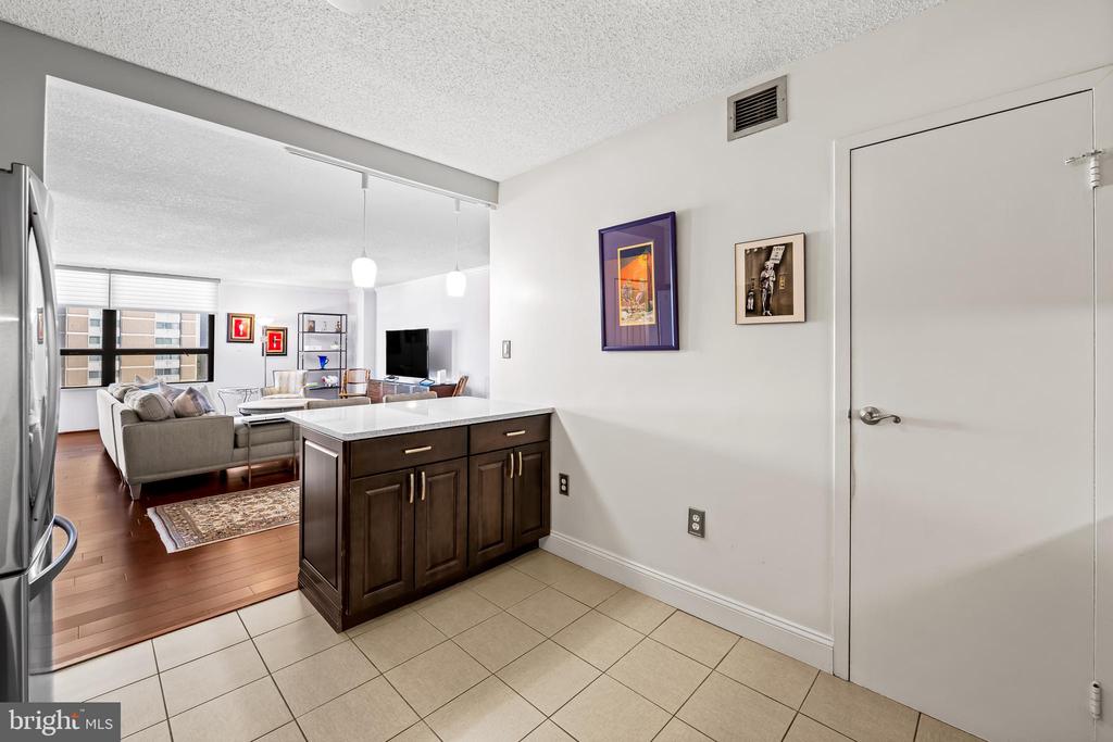 205 E JOPPA ROAD 1209