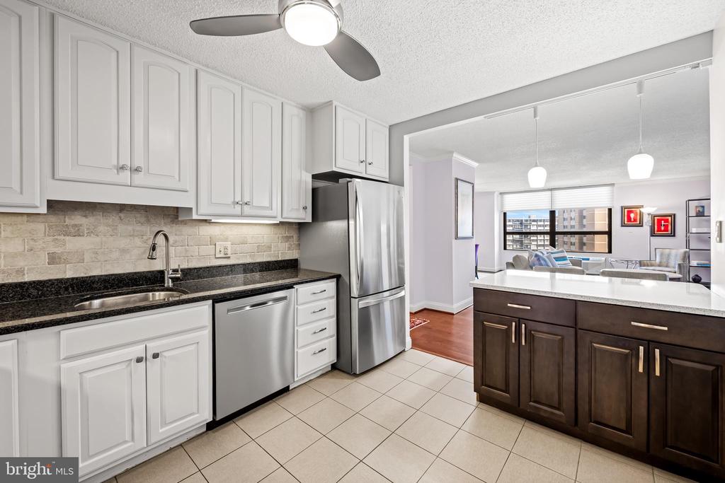 205 E JOPPA ROAD 1209