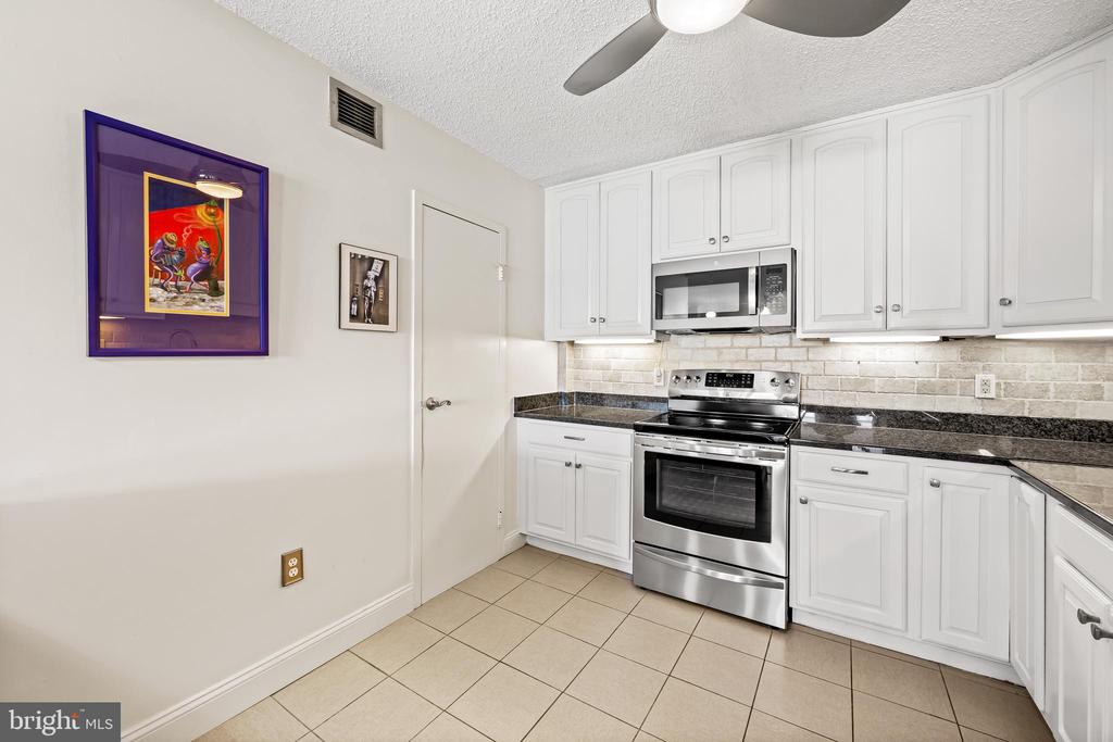 205 E JOPPA ROAD 1209