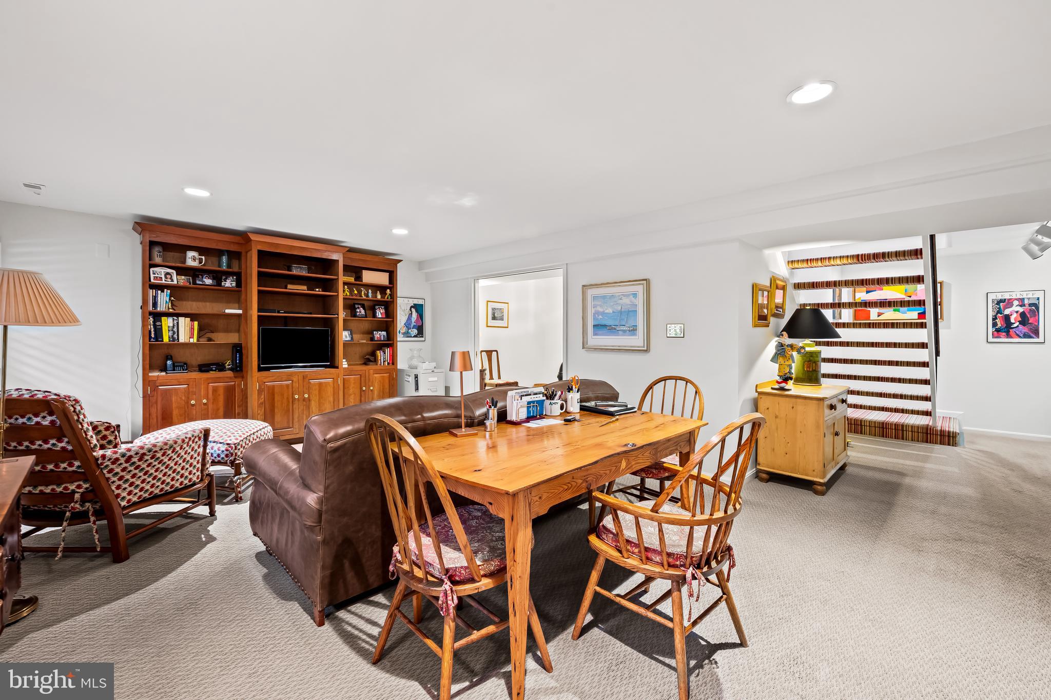 607 W CHESAPEAKE AVENUE