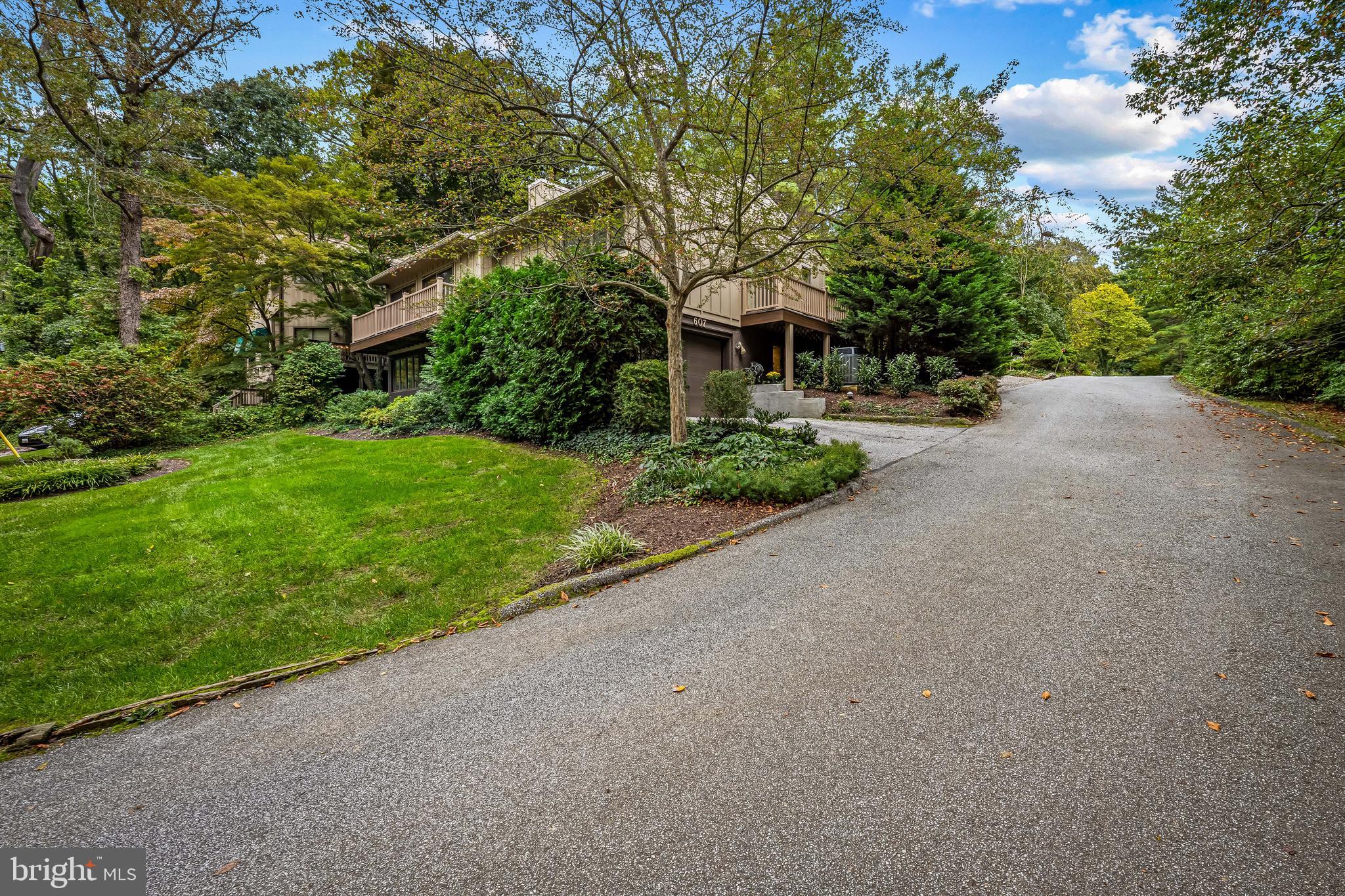 607 W CHESAPEAKE AVENUE