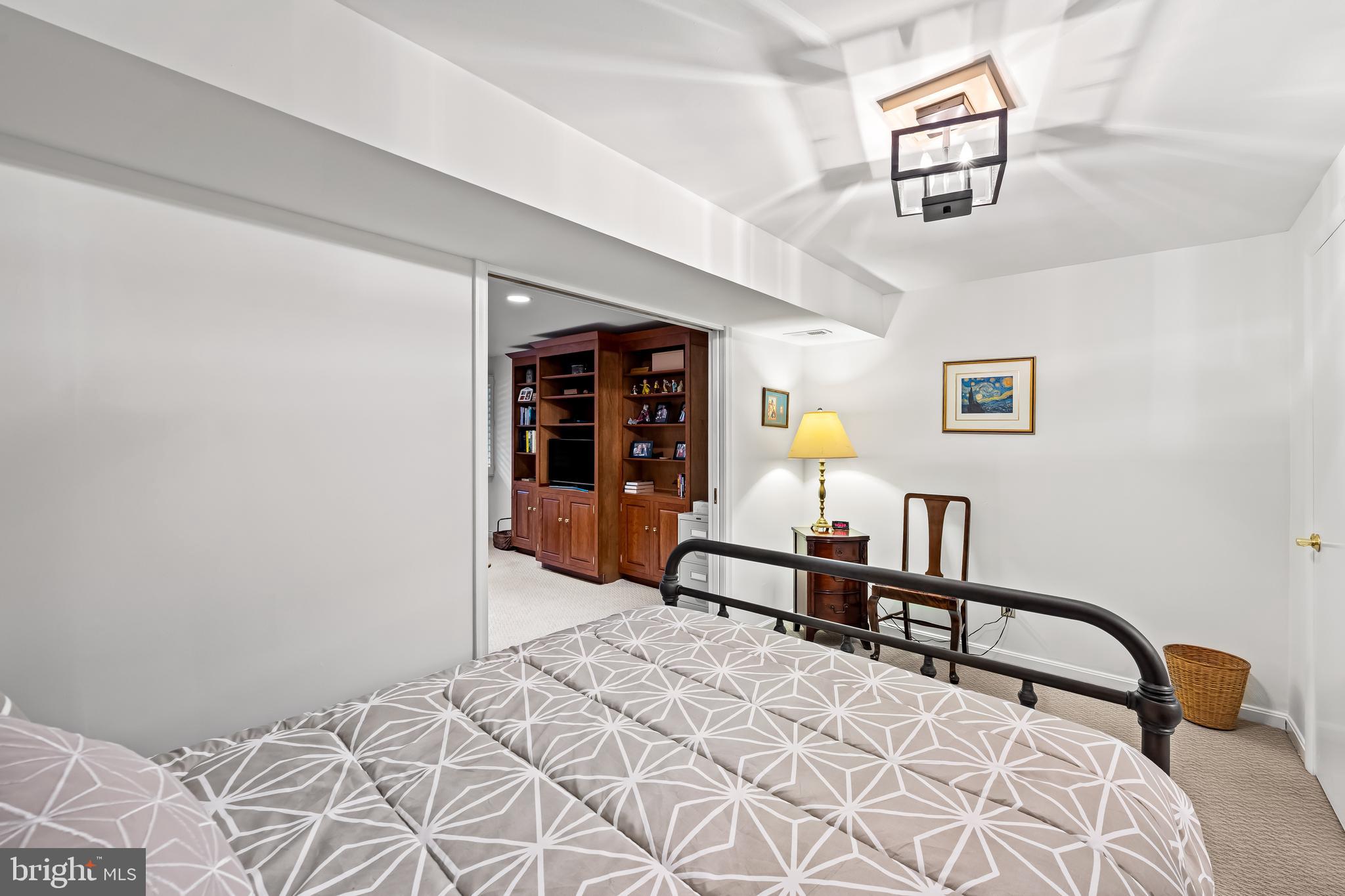 607 W CHESAPEAKE AVENUE