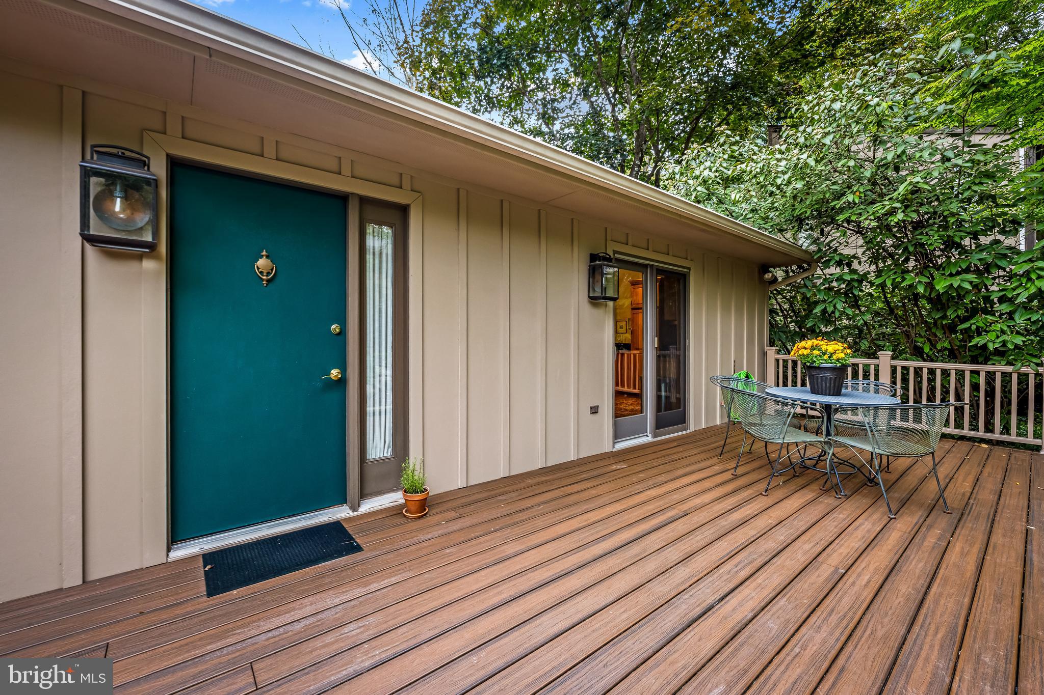 607 W CHESAPEAKE AVENUE