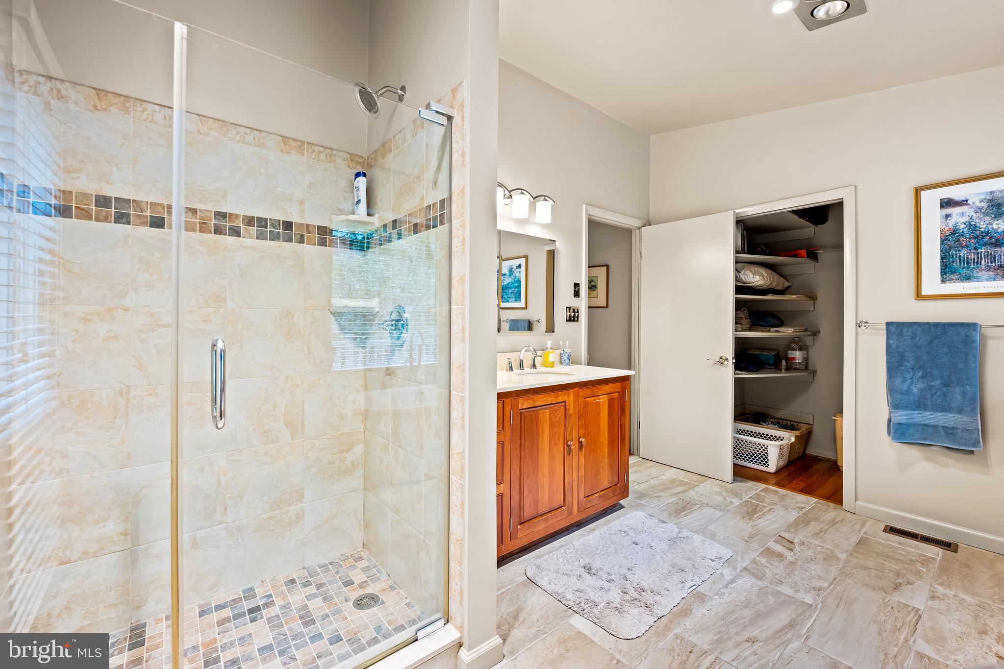 607 W CHESAPEAKE AVENUE