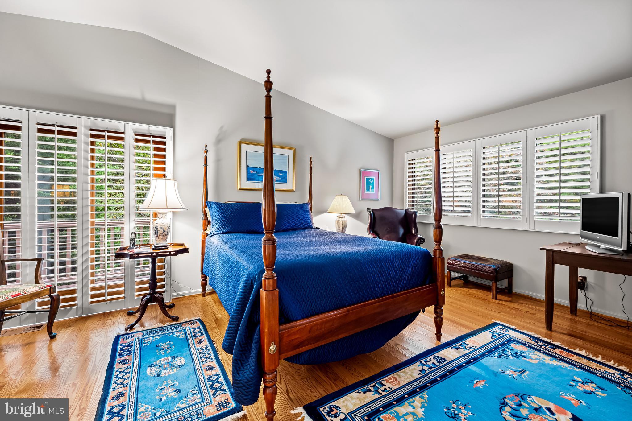 607 W CHESAPEAKE AVENUE