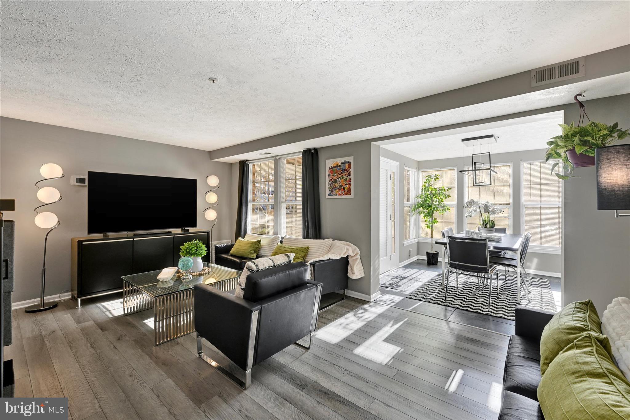 9107 LINCOLNSHIRE COURT D D