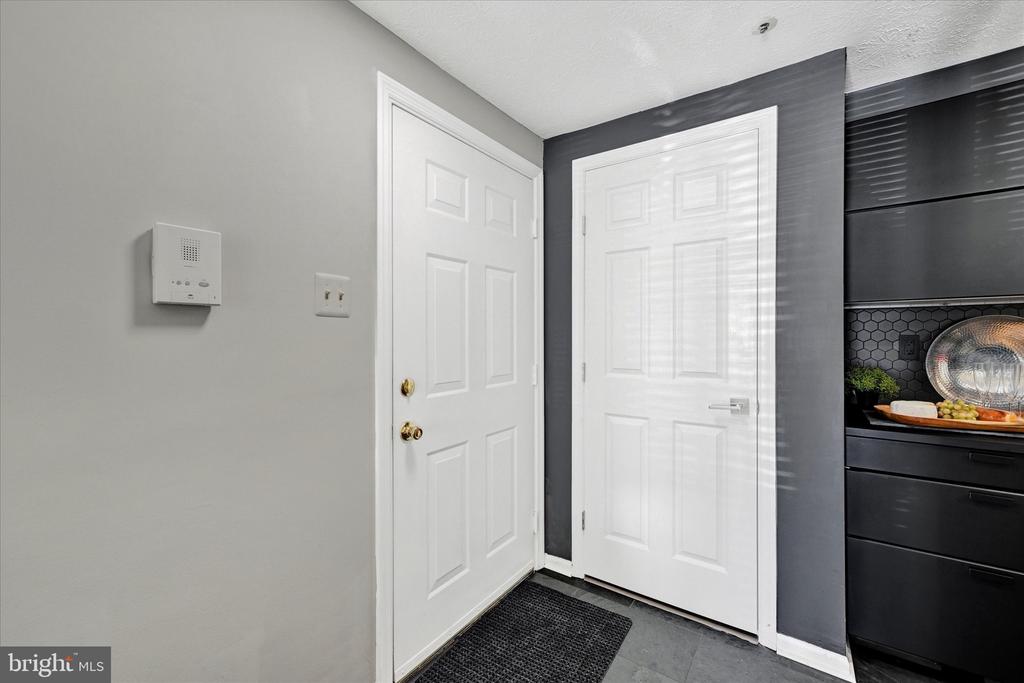9107 LINCOLNSHIRE COURT D D