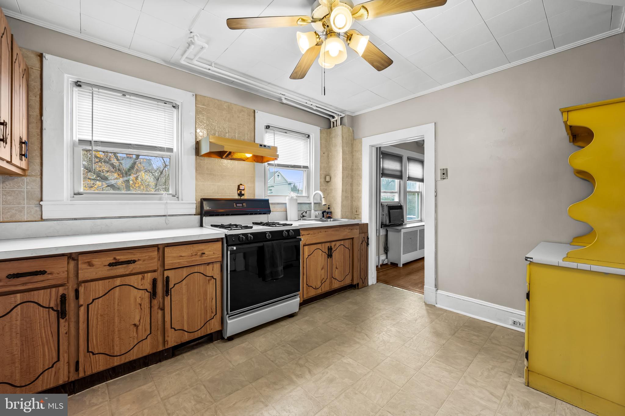 100 CLARENDON AVENUE