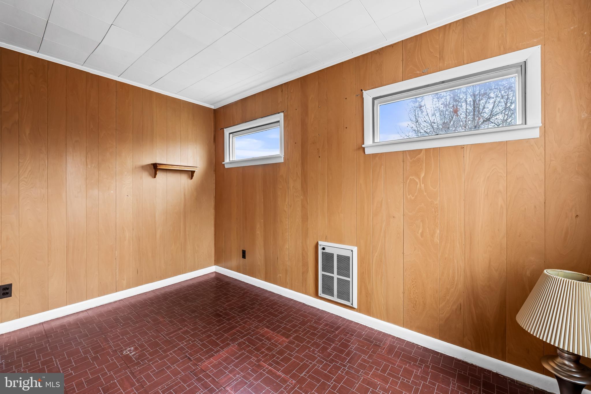 100 CLARENDON AVENUE