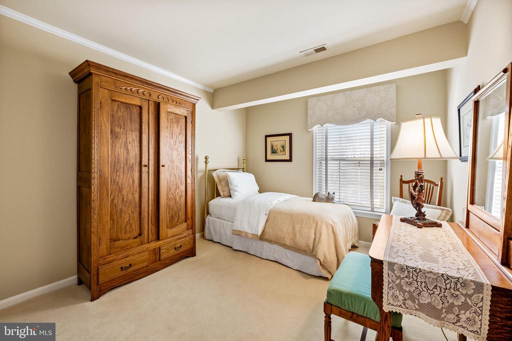 12 CLOVERWOOD COURT 302