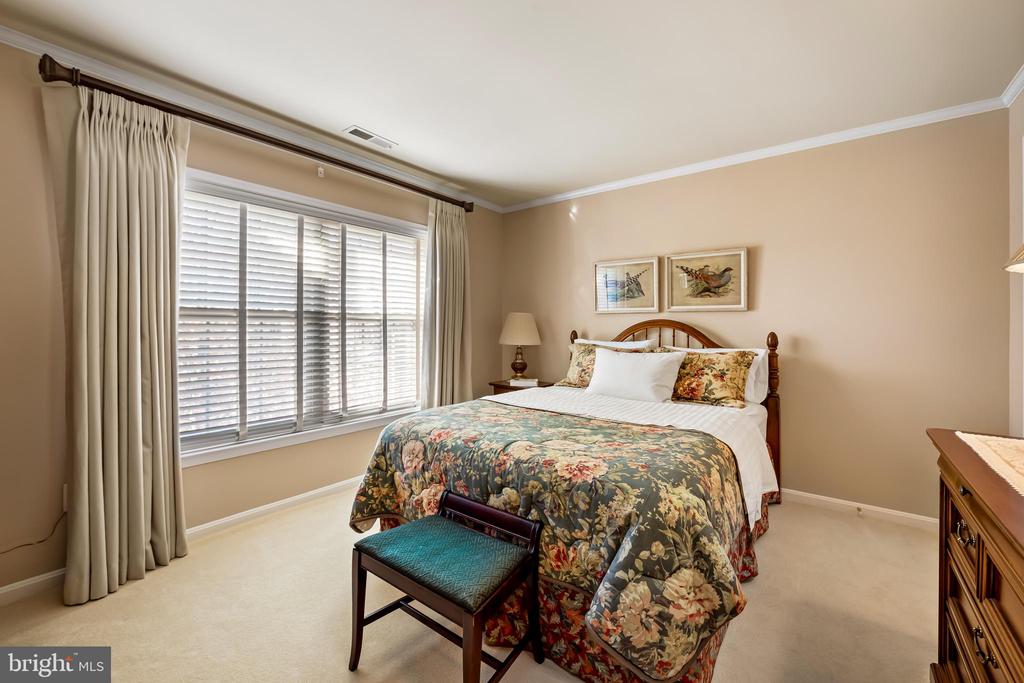 12 CLOVERWOOD COURT 302
