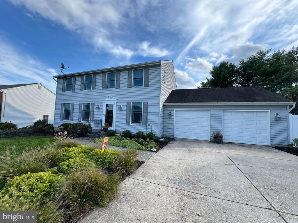 3827 PROCTOR LANE
