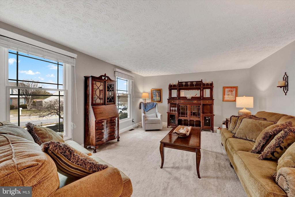 3827 PROCTOR LANE