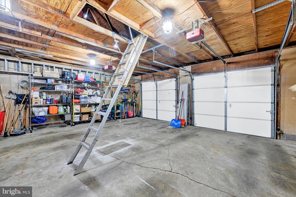 3827 PROCTOR LANE