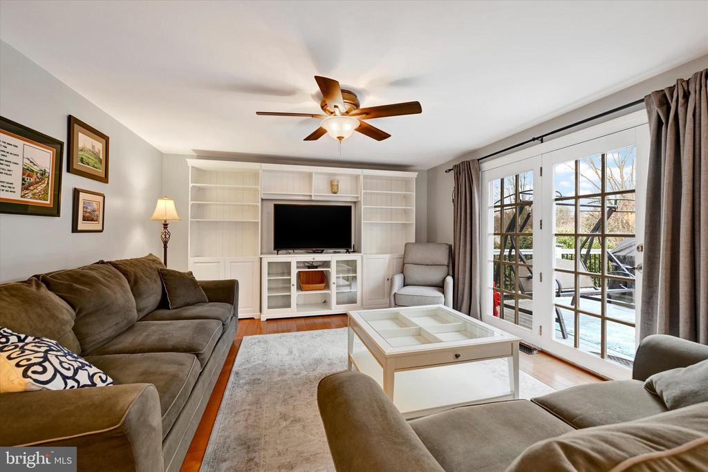 3827 PROCTOR LANE