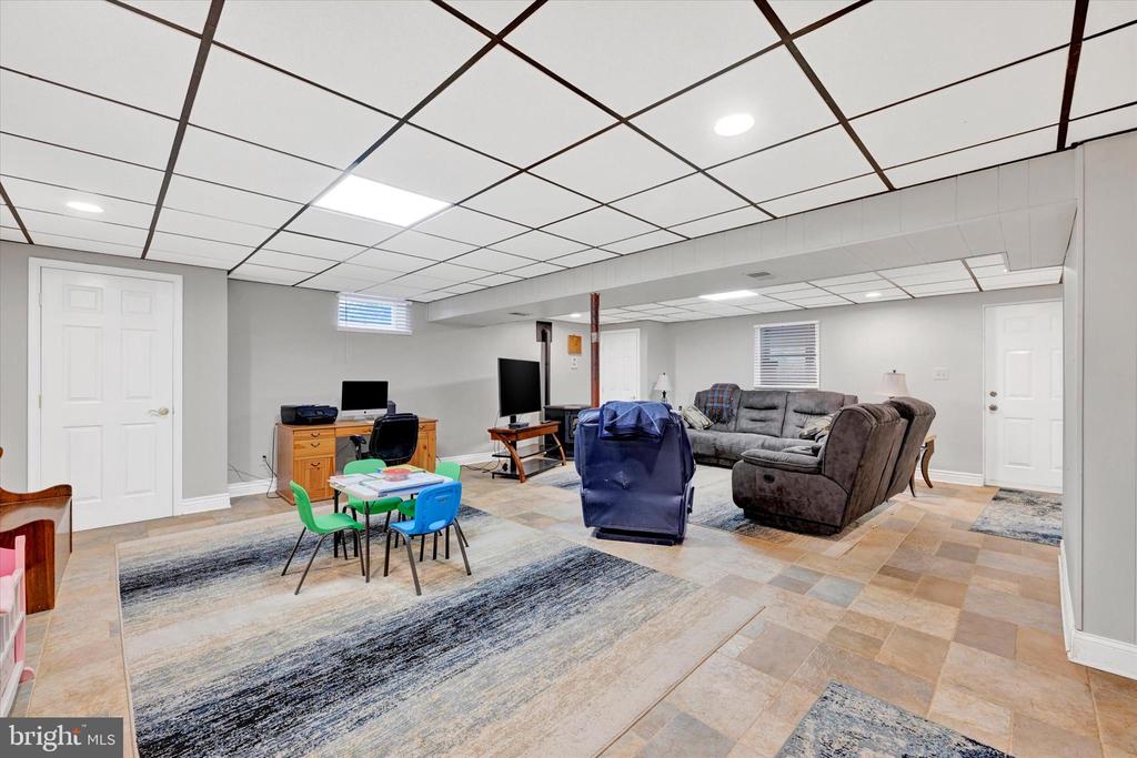 3827 PROCTOR LANE