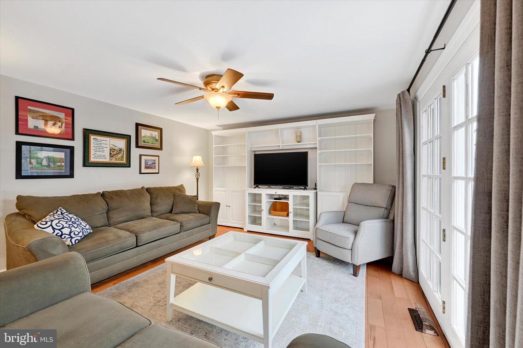3827 PROCTOR LANE