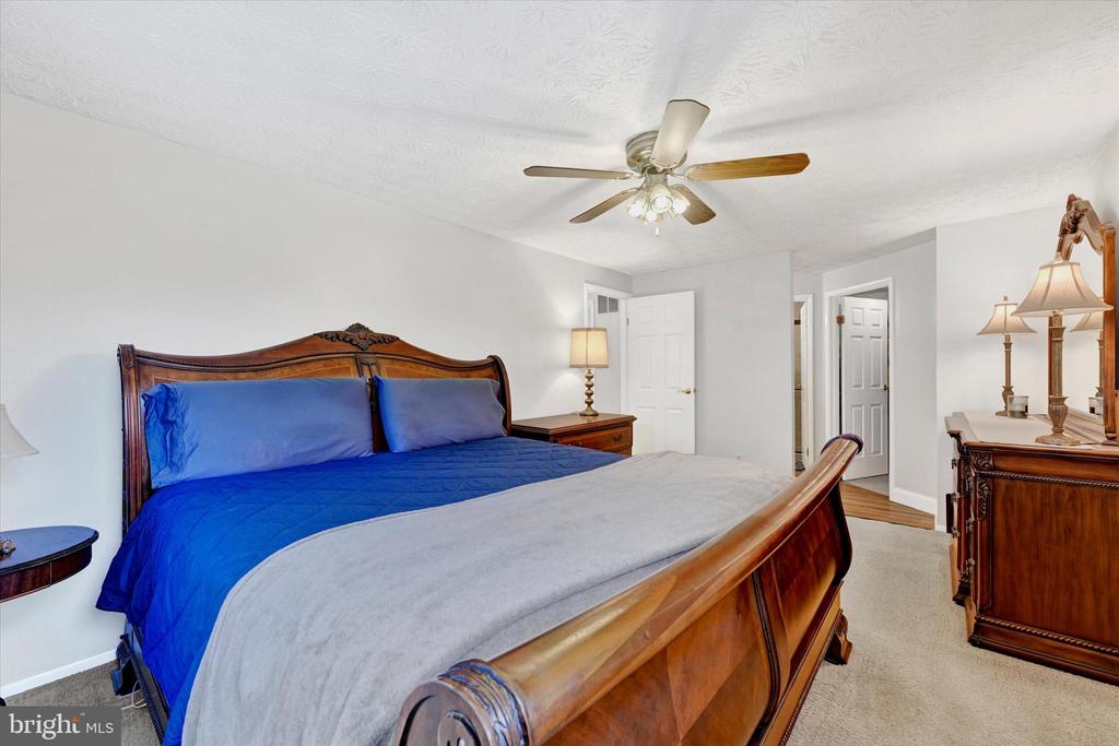 3827 PROCTOR LANE