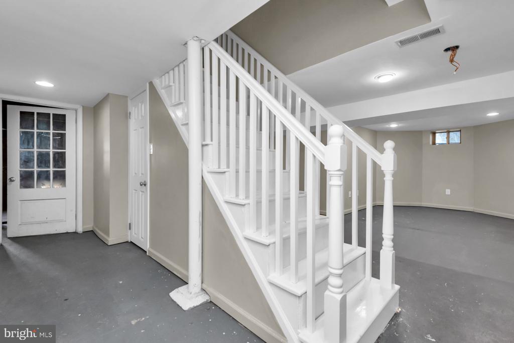 5701 OLD COURT