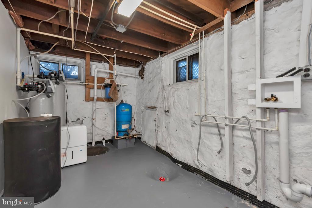 5701 OLD COURT
