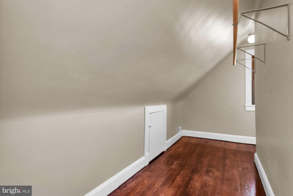 5701 OLD COURT