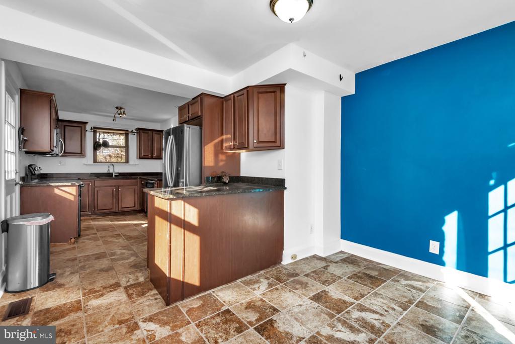 5701 OLD COURT