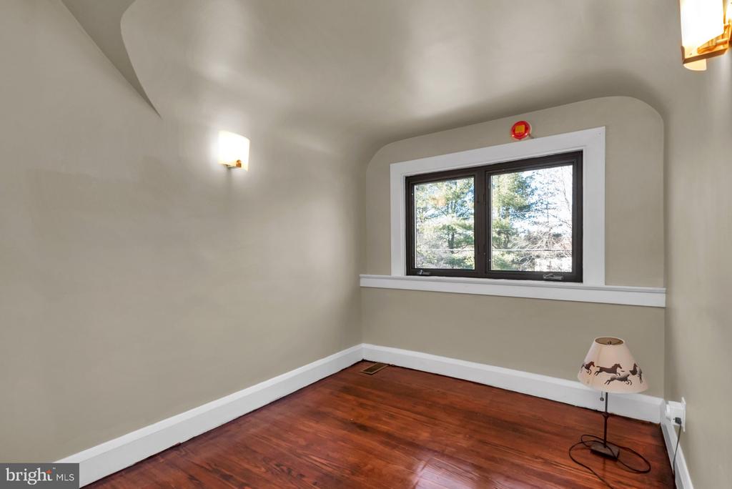 5701 OLD COURT