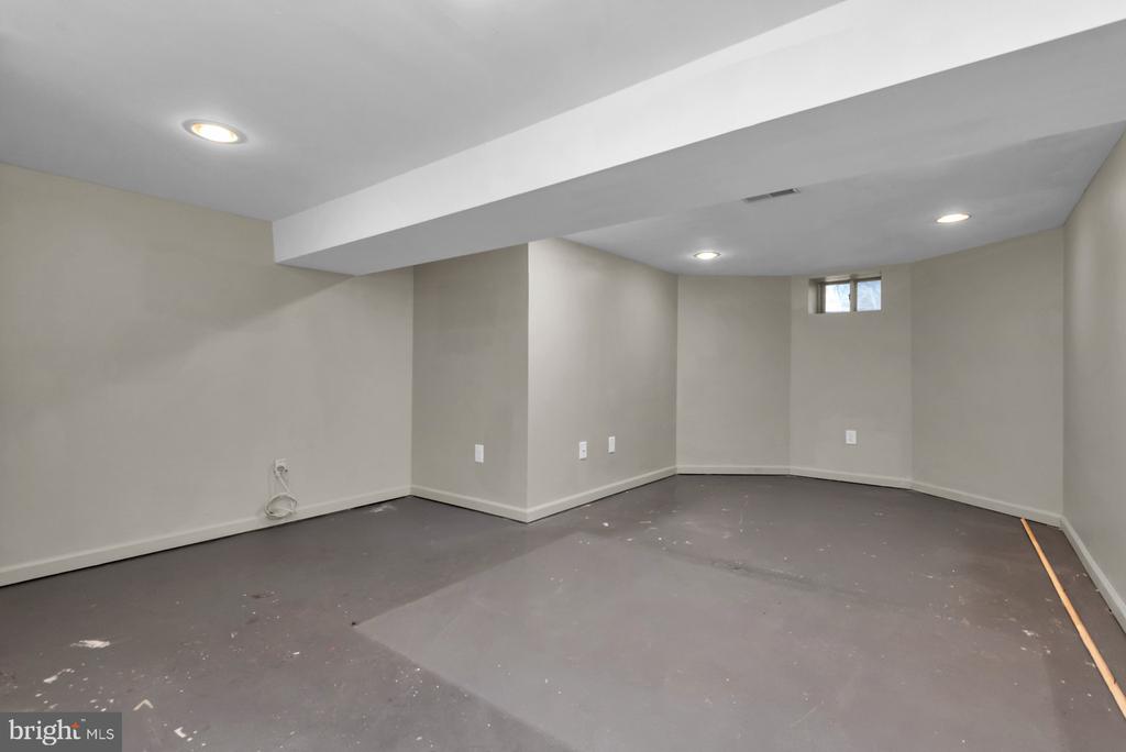 5701 OLD COURT