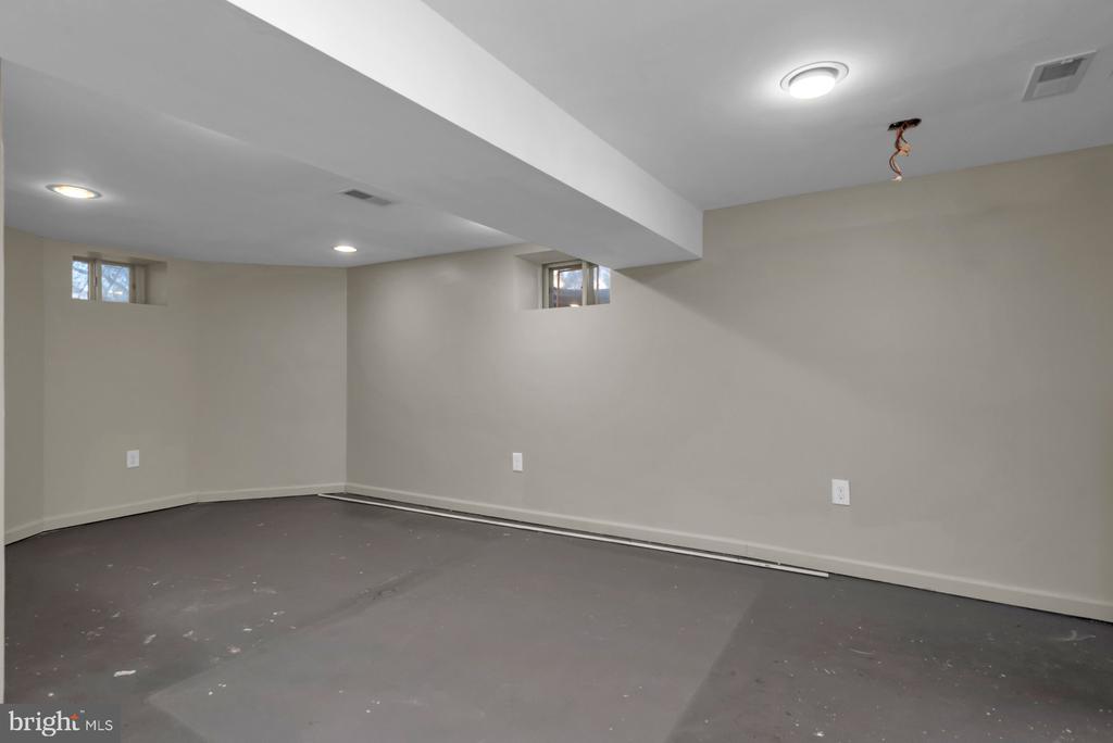 5701 OLD COURT