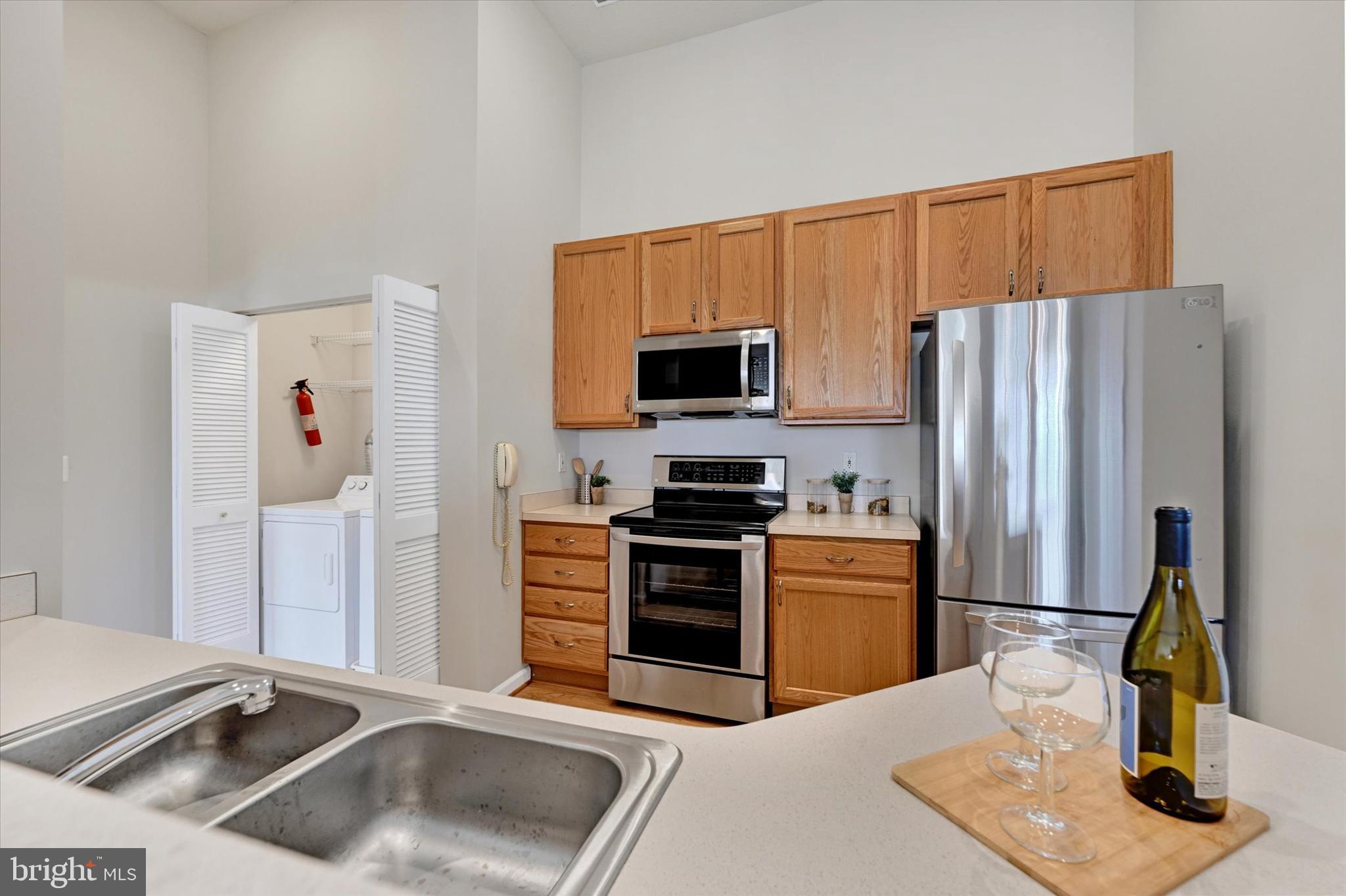 17 BROOK FARM COURT M 17M