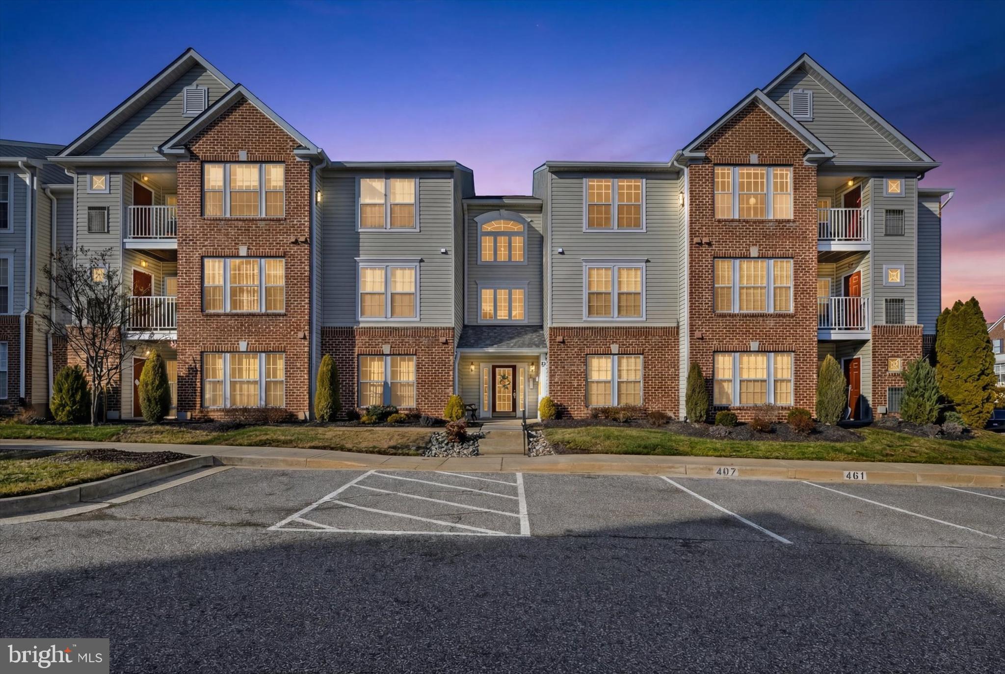 17 BROOK FARM COURT M 17M