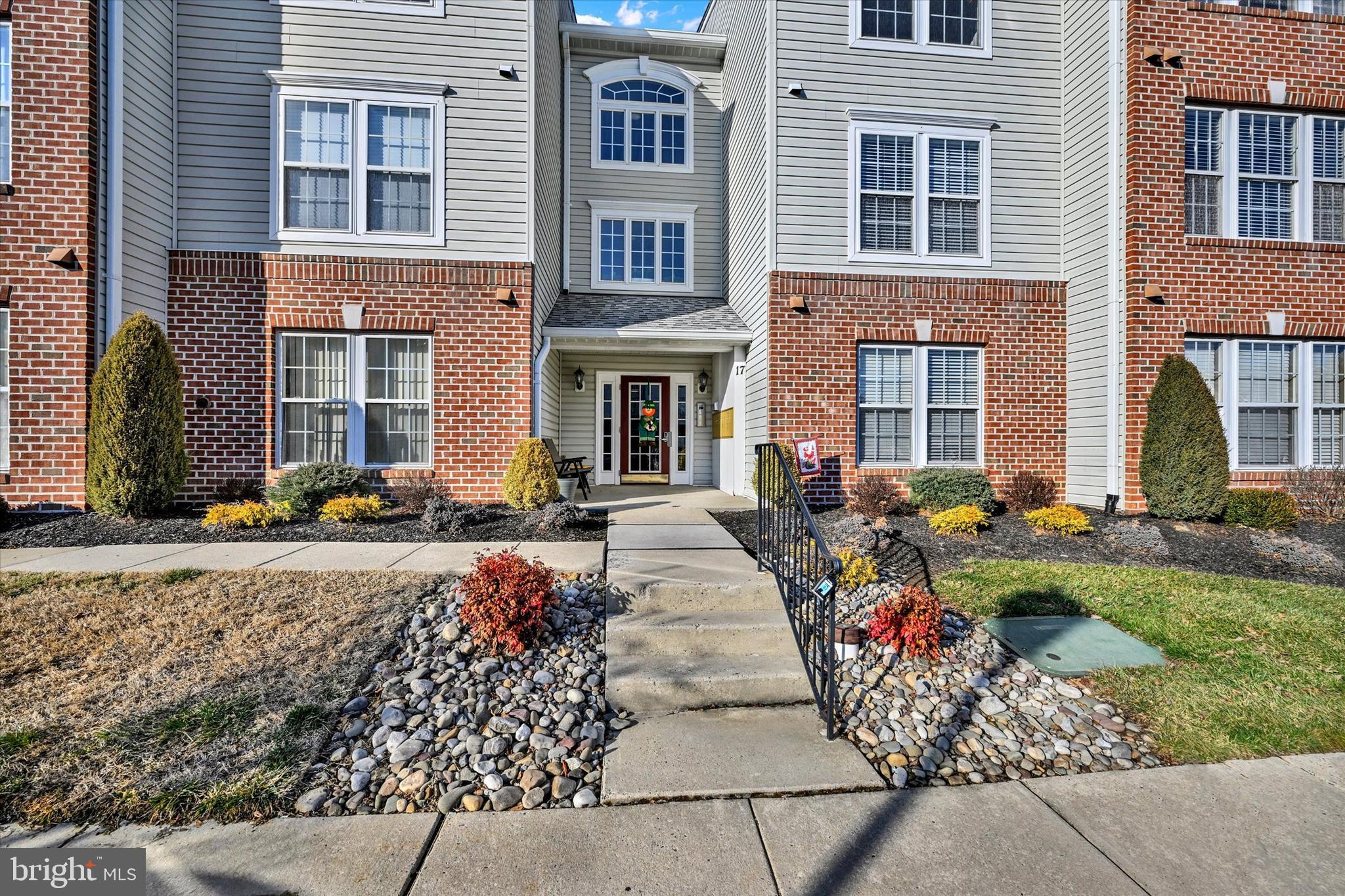 17 BROOK FARM COURT M 17M