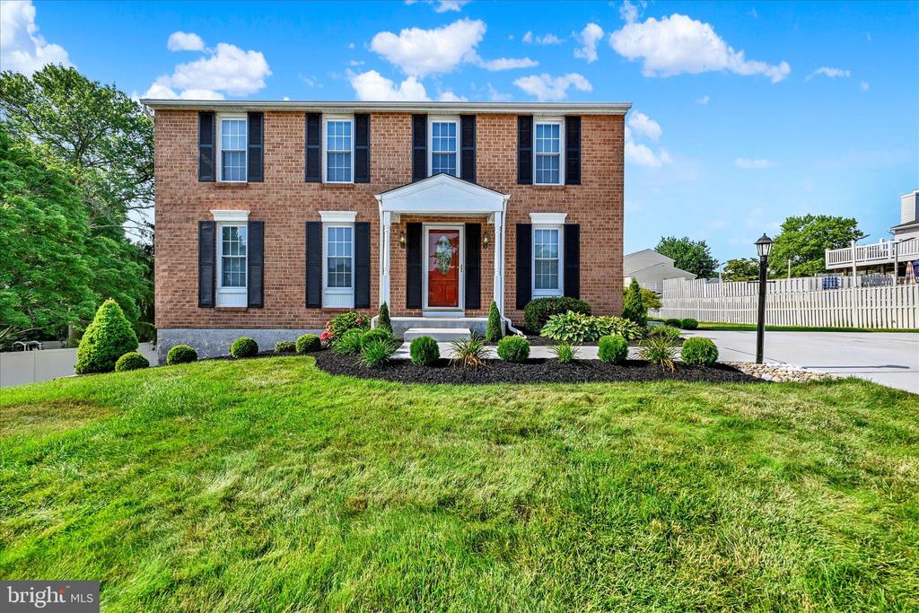 3803 PROCTOR LANE