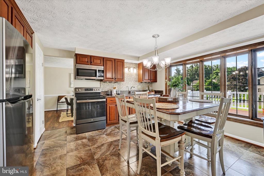 3803 PROCTOR LANE