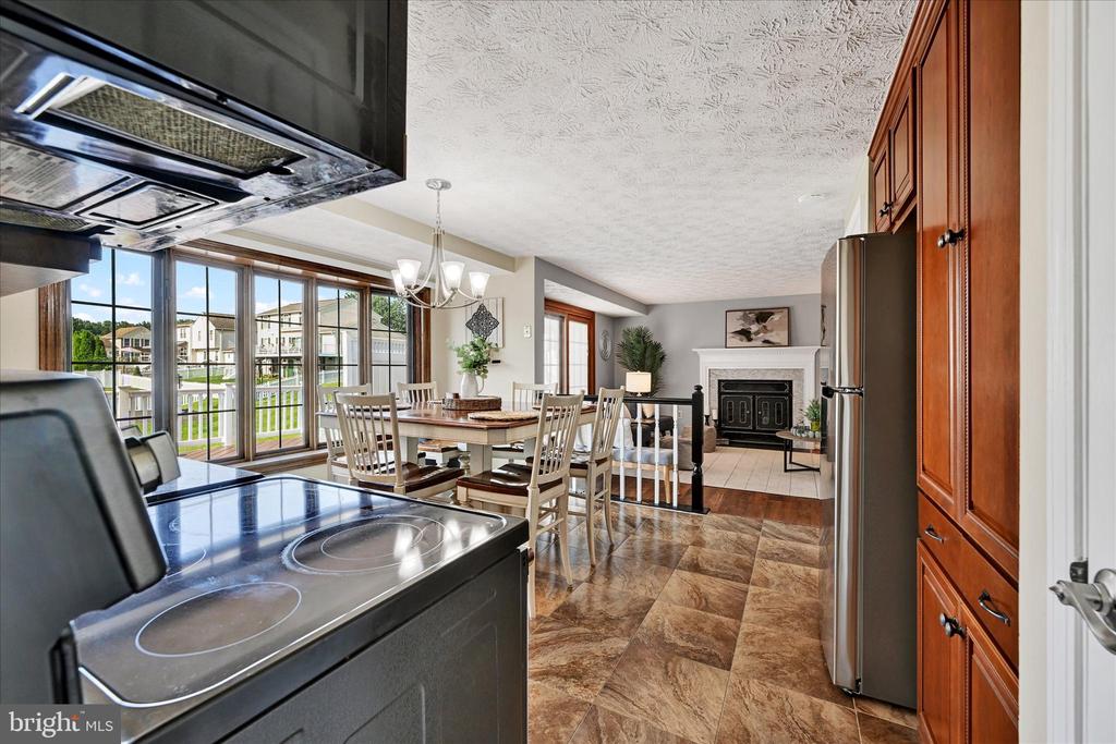 3803 PROCTOR LANE